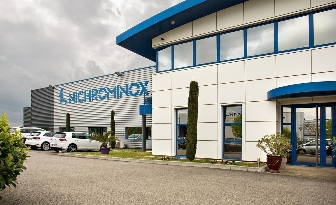 Universal Robots débarque chez le fabricant d'équipements dentaires Nichrominox Universal Robots débarque chez le fabricant d'équipements dentaires Nichrominox