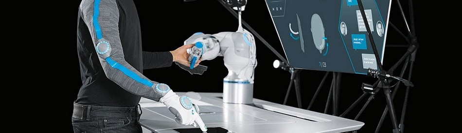 Le cobot de Festo communique avec son environnement de travail